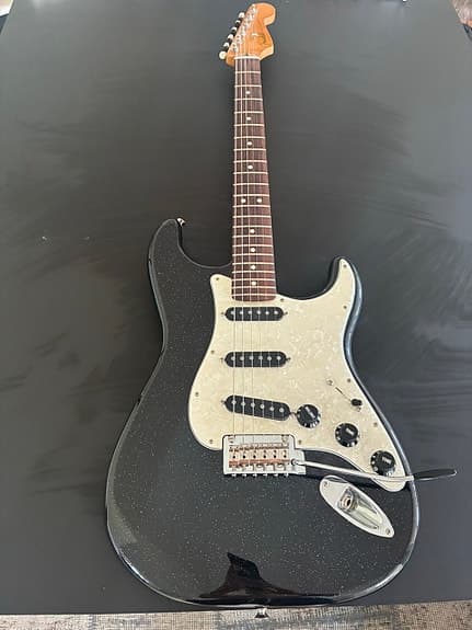 🎸 Fender 70th Anniversary Stratocaster – som ny! 🎸