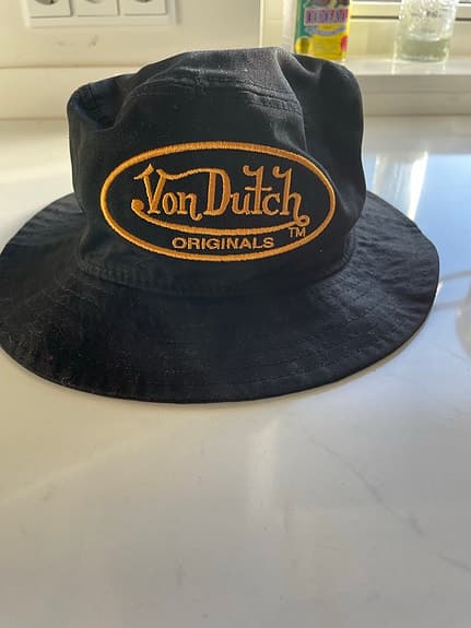 Von Dutch bucket hat