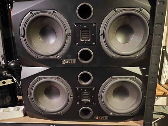 ADAM Audio P33A