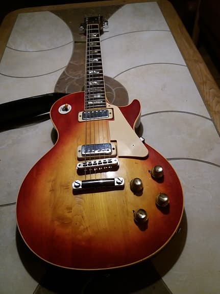Gibson Les Paul Deluxe Cherry Sunburst 1970 - 1974