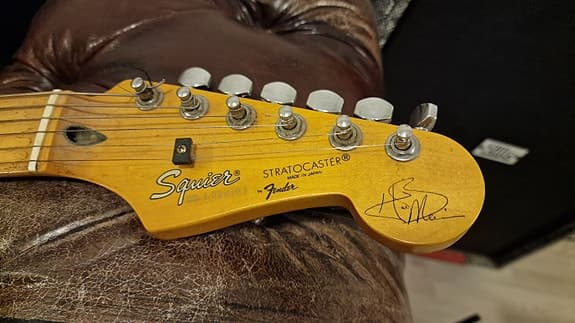 Fender Squier Hank Marvin Signature Stratocaster MIJ Japan 1991-1992 Fiesta Red