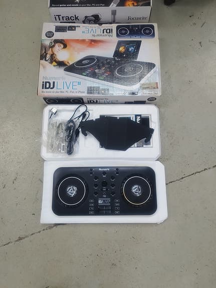Numark IDJ live dj mixer