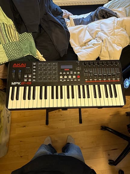 Akai MPK249 MIDI-keyboard 49 tangenter sort