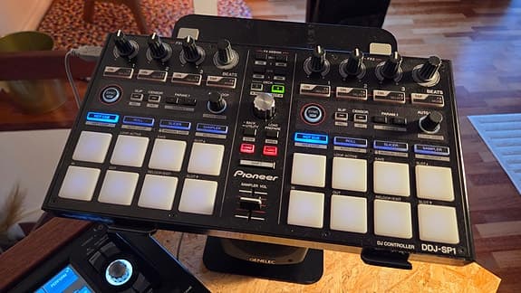 Pioneer DDJ-SP1 DJ Controller