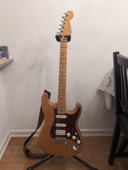Fender American Deluxe Stratocaster HSS (USA) – Amber – inkl. hardcase