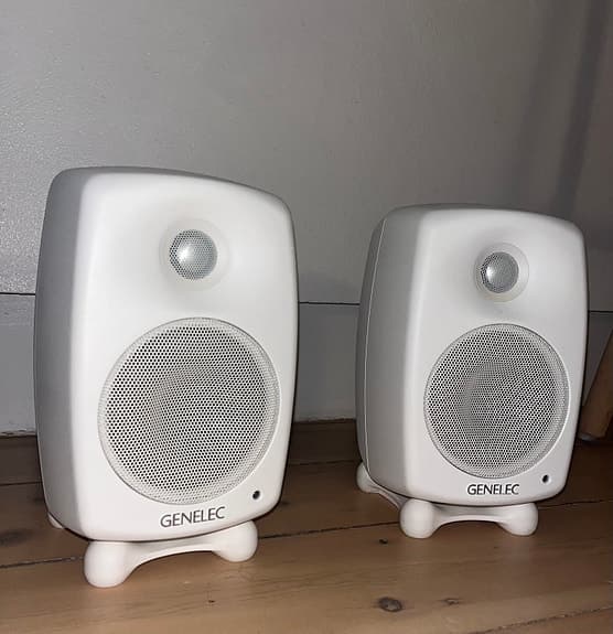 Genelec 8230a - Stereo pair