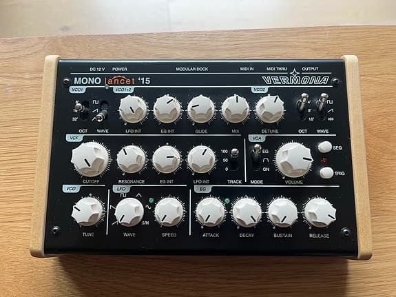 Vermona Mono Lancet ’15 analog synthesizer desktop sort
