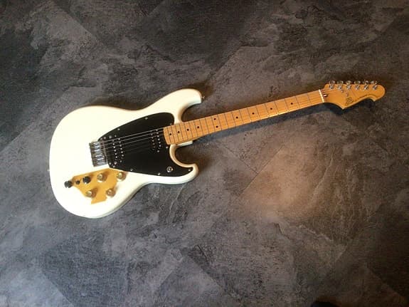 ROLAND SYNTHESIZER GUITAR , GR 202 , 1980 er .