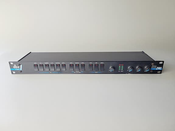 ⭐️: dbx 290 Stereo Reverb