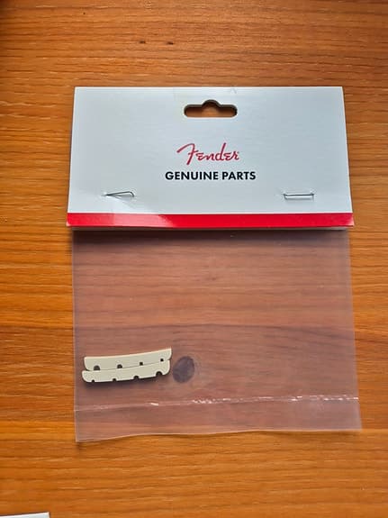 Fender Jazz Bass Pre Slotted Nut (2)