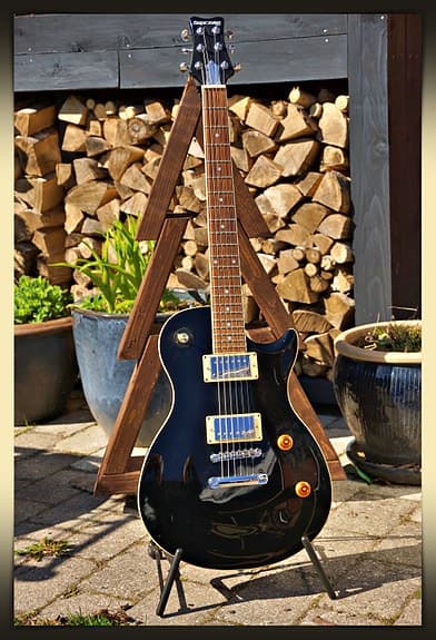 Supreme Les Paul guitar