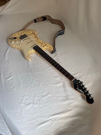 Cyclone elektrisk guitar Stratocaster-stil creme crackle-finish
