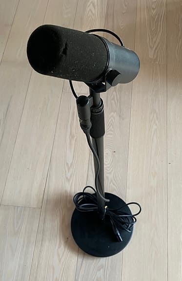 Shure SM7B + K&M mikrofonstativ + XLR kabel (komplet sæt)