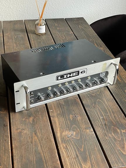 FERIE PRIS - LINE 6 LOW DOWN HD400 BASS AMP