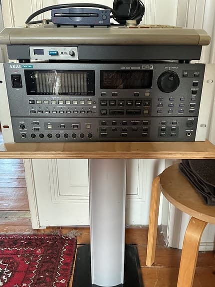 Akai DR8 digital harddisk recorder rackmodel