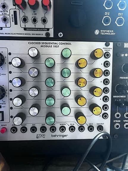 Behringer 2500 Clocked Sequential Control Module 1027 eurorack modul