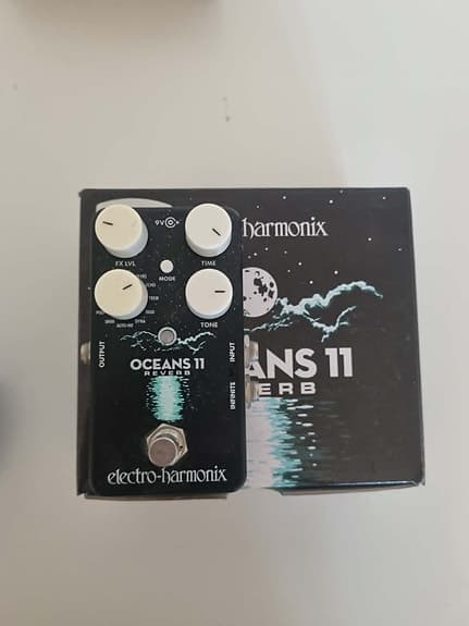 Electro-Harmonix Oceans 11 Reverb Pedal