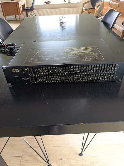 Yamaha Graphic Equalizer Q2031A