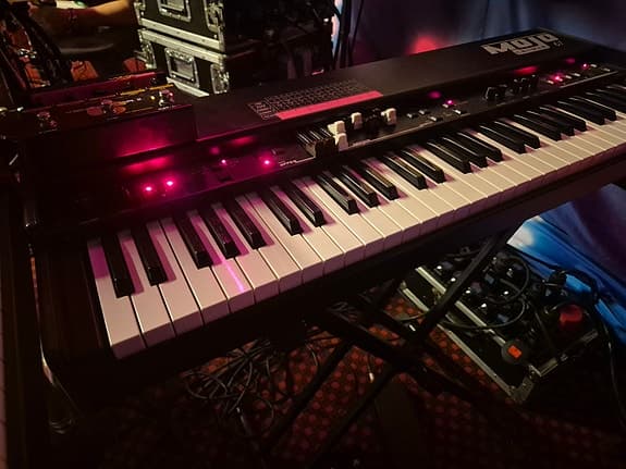 Crumar Mojo 61 stage keyboard