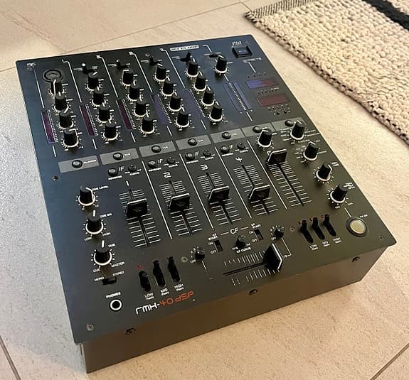 Reloop RMX-40 DSP 4-kanals DJ mixer sort