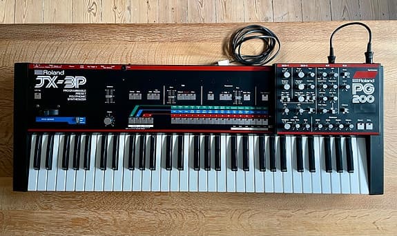 Roland JX-3P synthesizer med PG-200 programmer