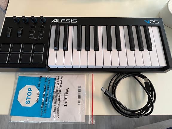Alesis V25 MIDI keyboard controller 25 tangenter
