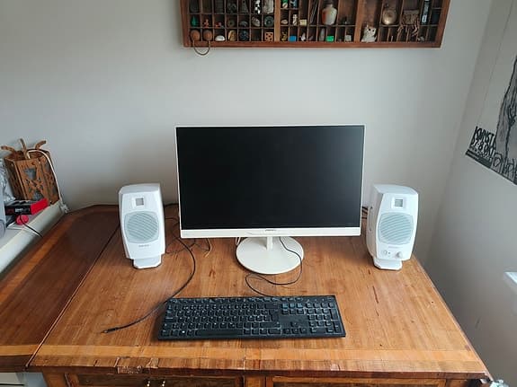 Adam Audio D3V kompakt desktop monitor