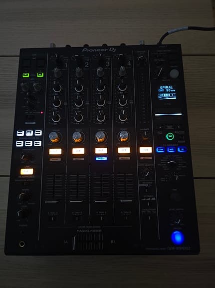 DJM-900NXS2 dj mixer