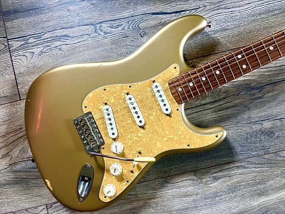 Fender American Vintage Stratocaster 65 Firemist Gold