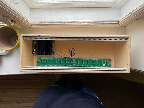 Doepfer A-100LC3 Eurorack kabinet med strømforsyning