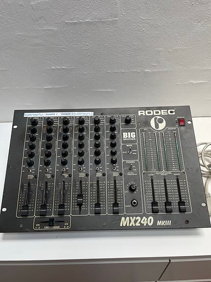 Rodec MX240 MKIII DJ mixer