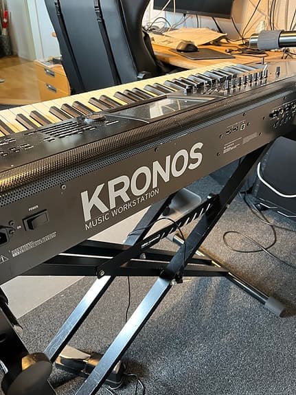 Korg Kronos 2 music workstation keyboard