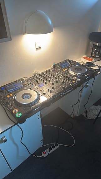 Pioneer CDJ2000nexus + DJM900 nexus