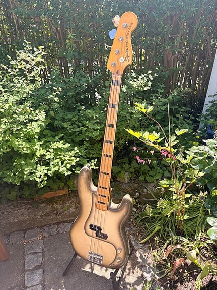 Fender Squier FSR Classic Vibe 70s Precision Bass Maple Fingerboard Antigua.