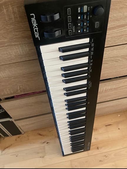 Nektar Impact GX61 MIDI keyboard 61 tangenter sort
