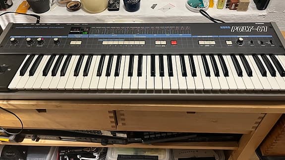 Korg Poly-61 polyfon synthesizer keyboard