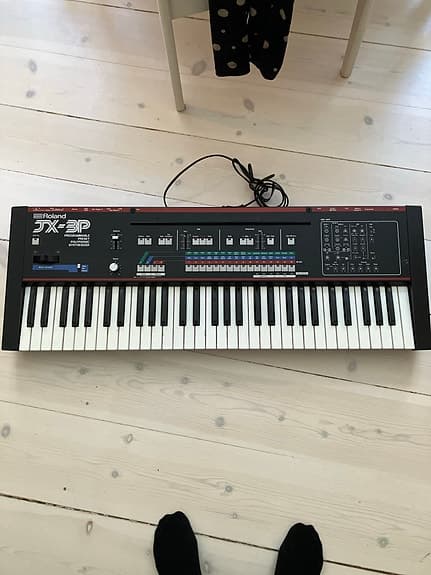 Roland JX-3P polyfon synthesizer med tastatur