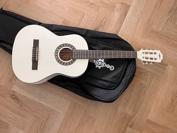 Junior akustisk guitar - gear4music 3/4 classical guitar white