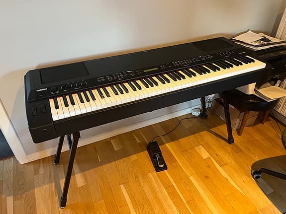 Yamaha CP300 stage piano