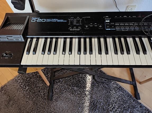 Roland D-20 synthesizer keyboard