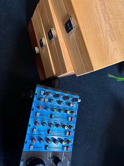 Midas 512/522 rack modul med EQ, compressor og limiter