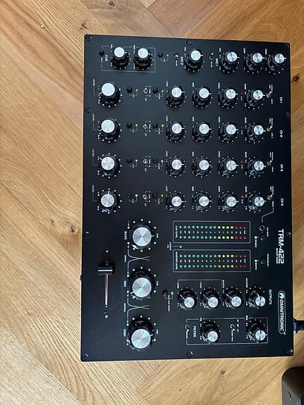 Omnitronic TRM-422 DJ Mixer