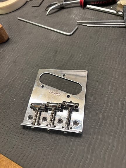 3 saddel moderne Fender Telecaster bro