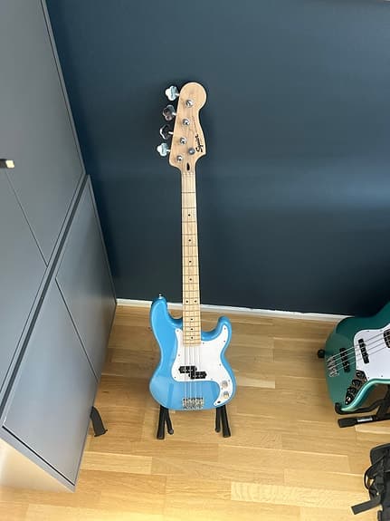 Squier Precision Bass California Blue 4-strenget
