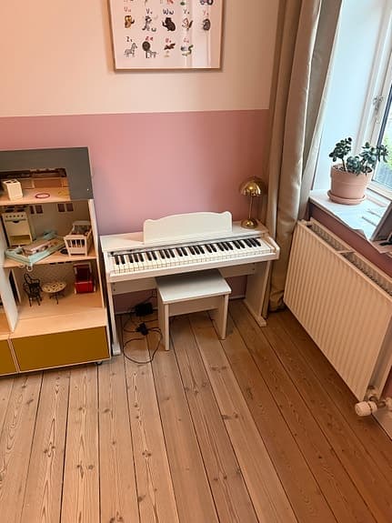 Gear4music JDP-1 Junior Digital Piano – hvidt børneklaver med bænk