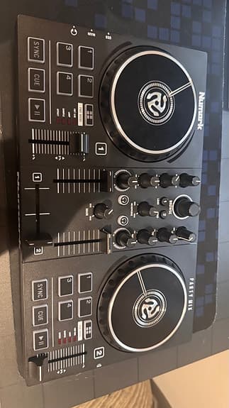 Numark Party Mix 2 DJ controller sort