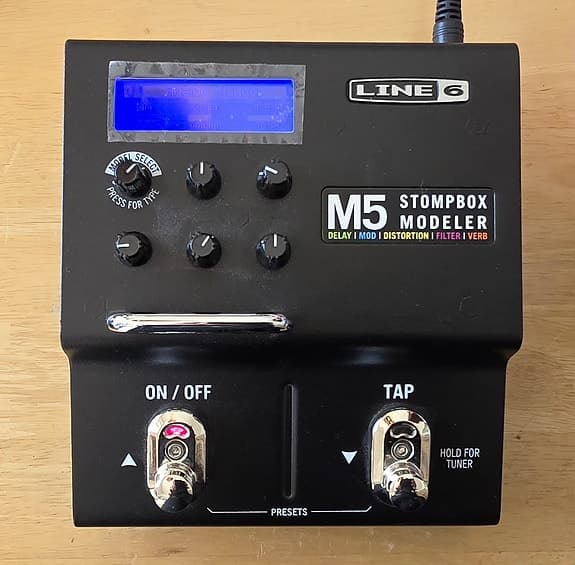 Line 6 M5 Multieffekt pedal sælges.
