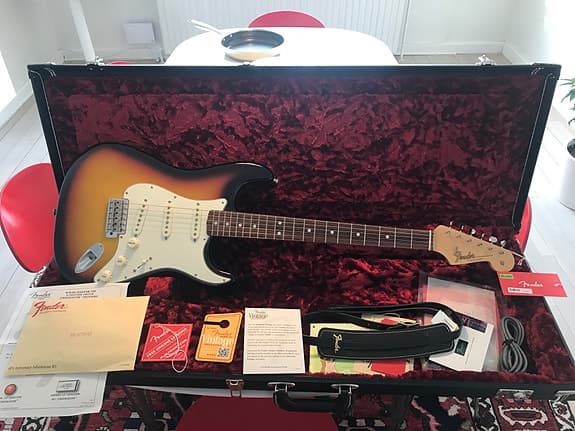 Fender AVRI 65 Stratocaster til salg