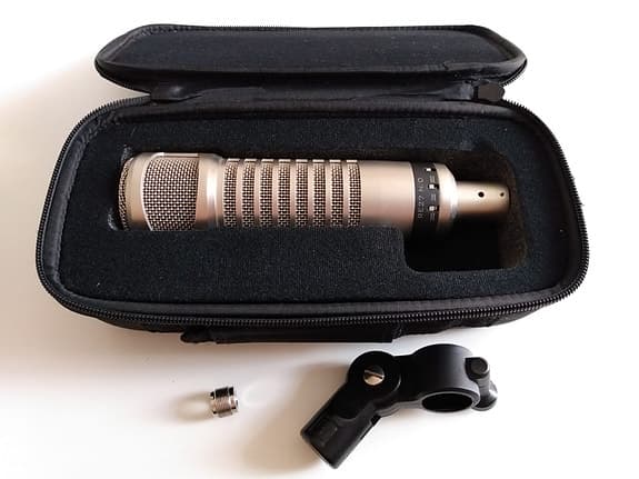 Electro-Voice RE27 N/D dynamisk broadcast-mikrofon med hardcase