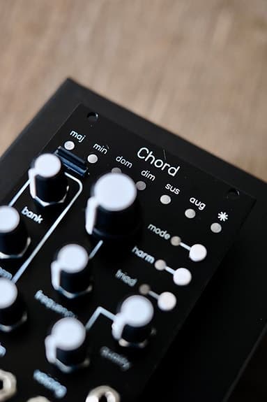 Qu-Bit Chord v2 polyfonisk oscillator Eurorack modul sort
